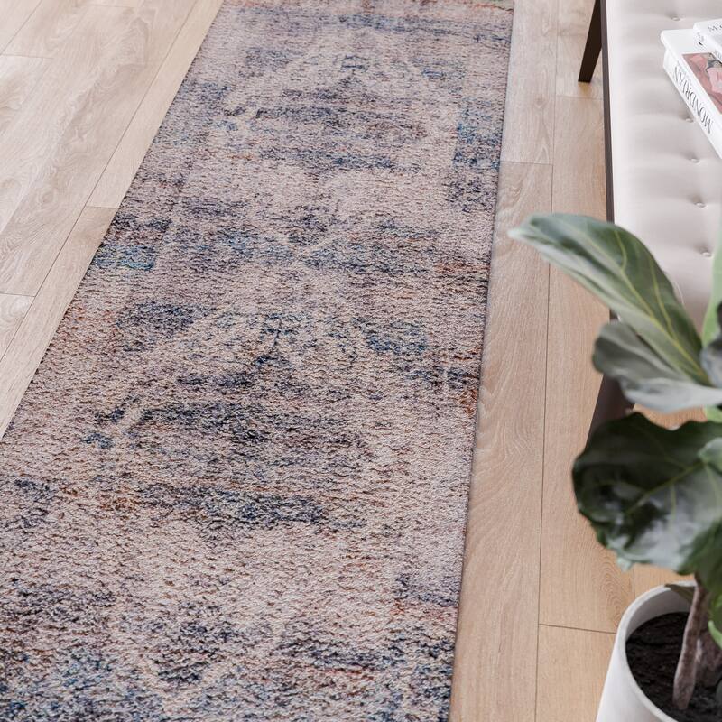Artisan Old English Style Traditional Rug