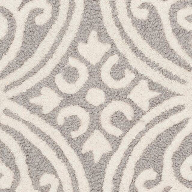 SAFAVIEH Handmade Cambridge Myrtis Moroccan Wool Rug