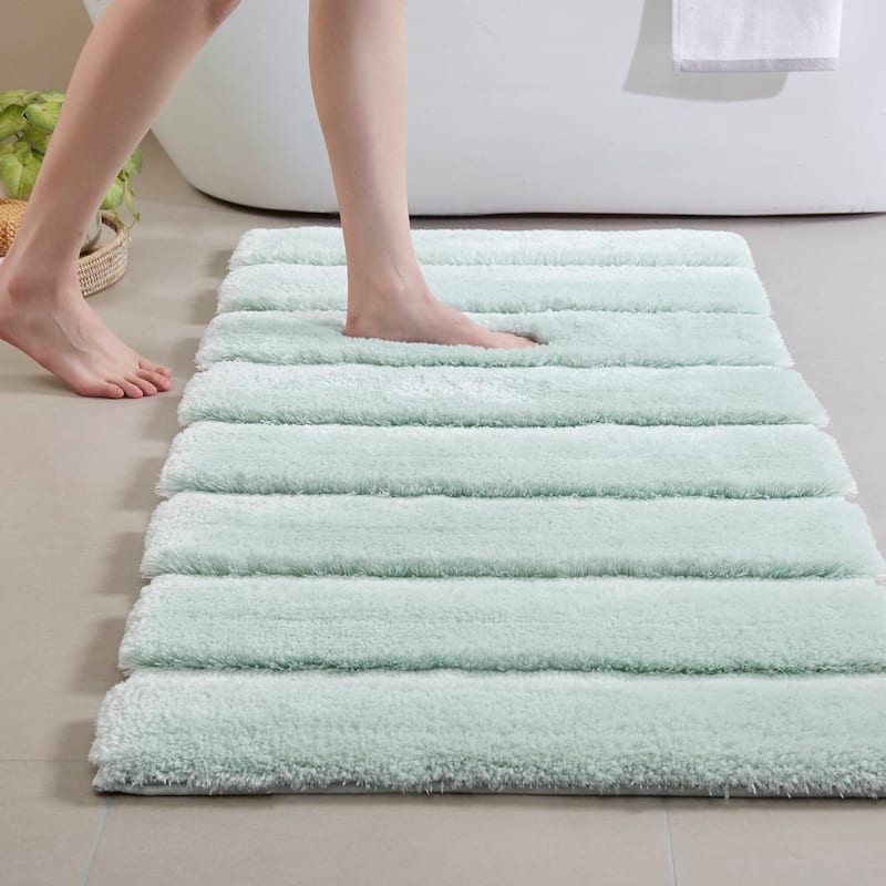 Madison Park Tufted Pearl Channel Solid Bath Rug