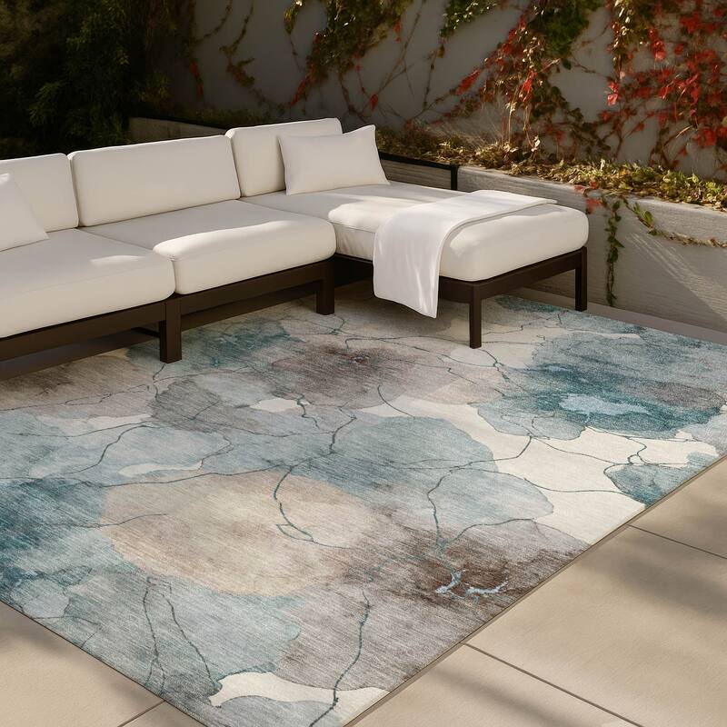 Machine Washable Indoor/ Outdoor Floral Mara Chantille Rug
