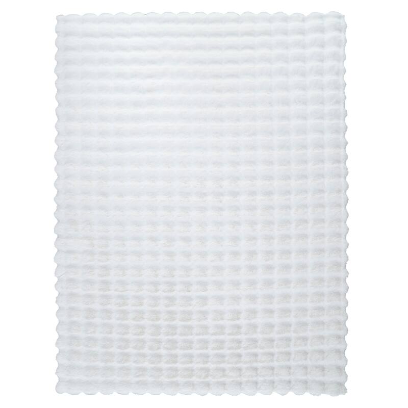 Valencia Fur Textured Solid Color Polyester Rug - 5'3x 7'6 - White