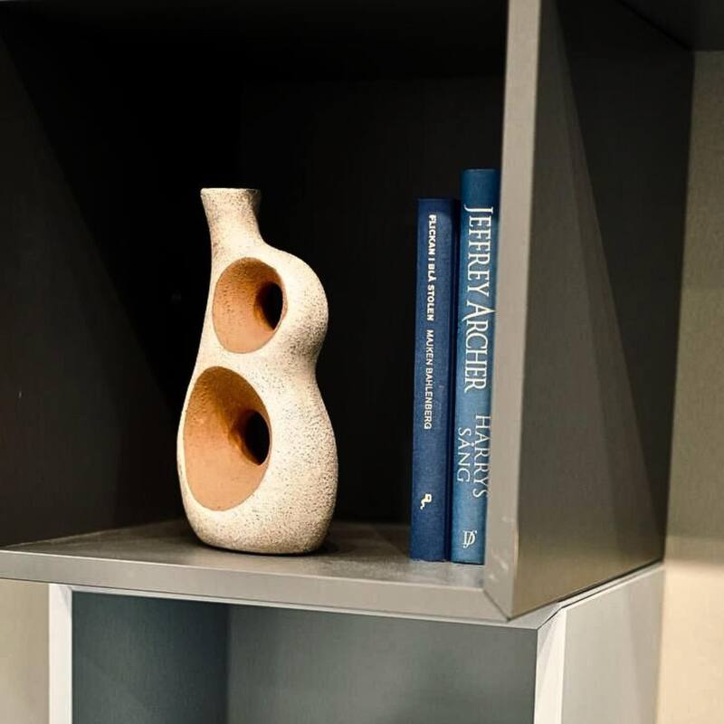 Set of Two Ancient Elegance Ceramic Vases in Brown