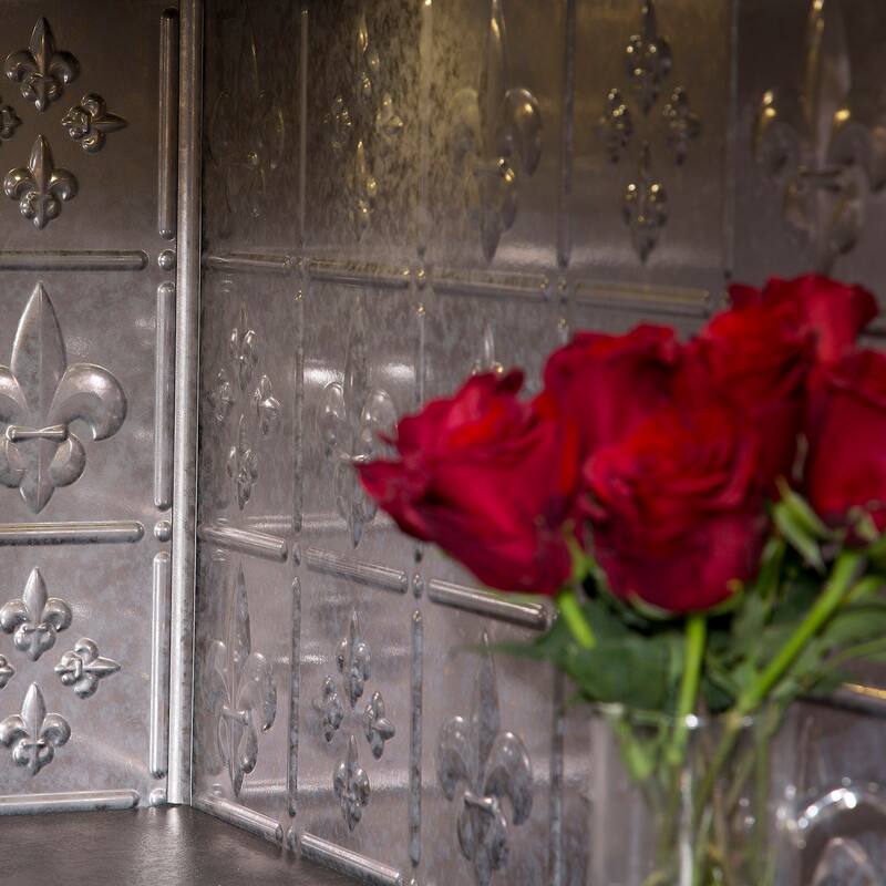 FASÄDE Fleur de Lis Decorative Vinyl Backsplash Panel