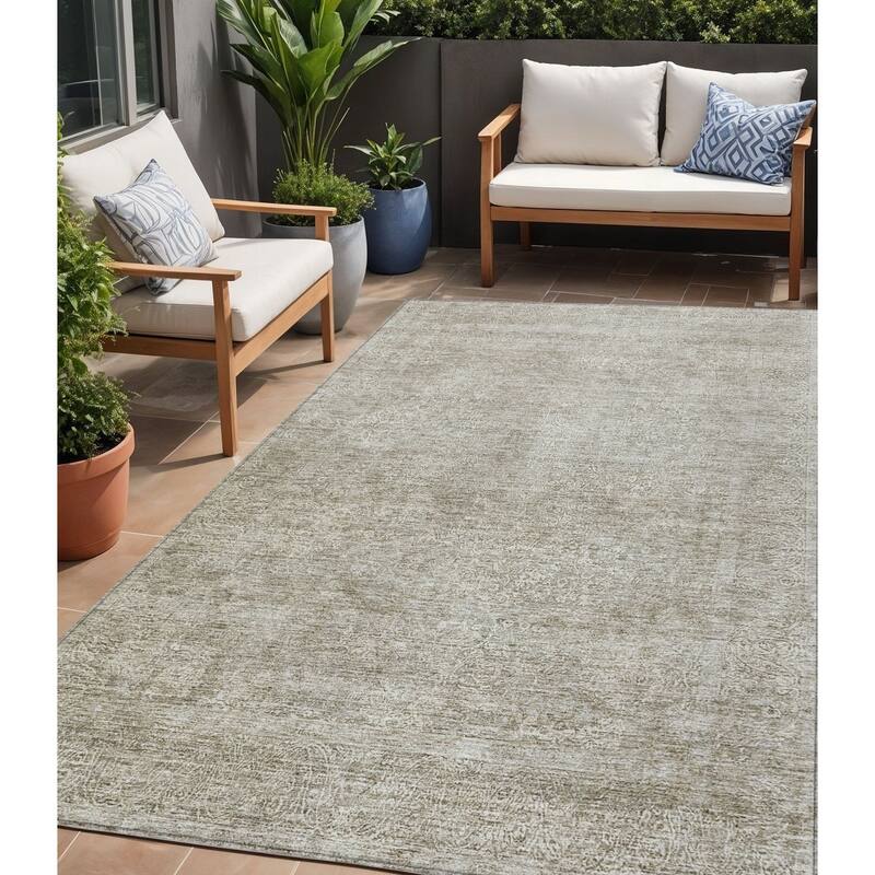 HomeRoots Floral Traditional Rectangle Outdoor Rug - 5' X 8'