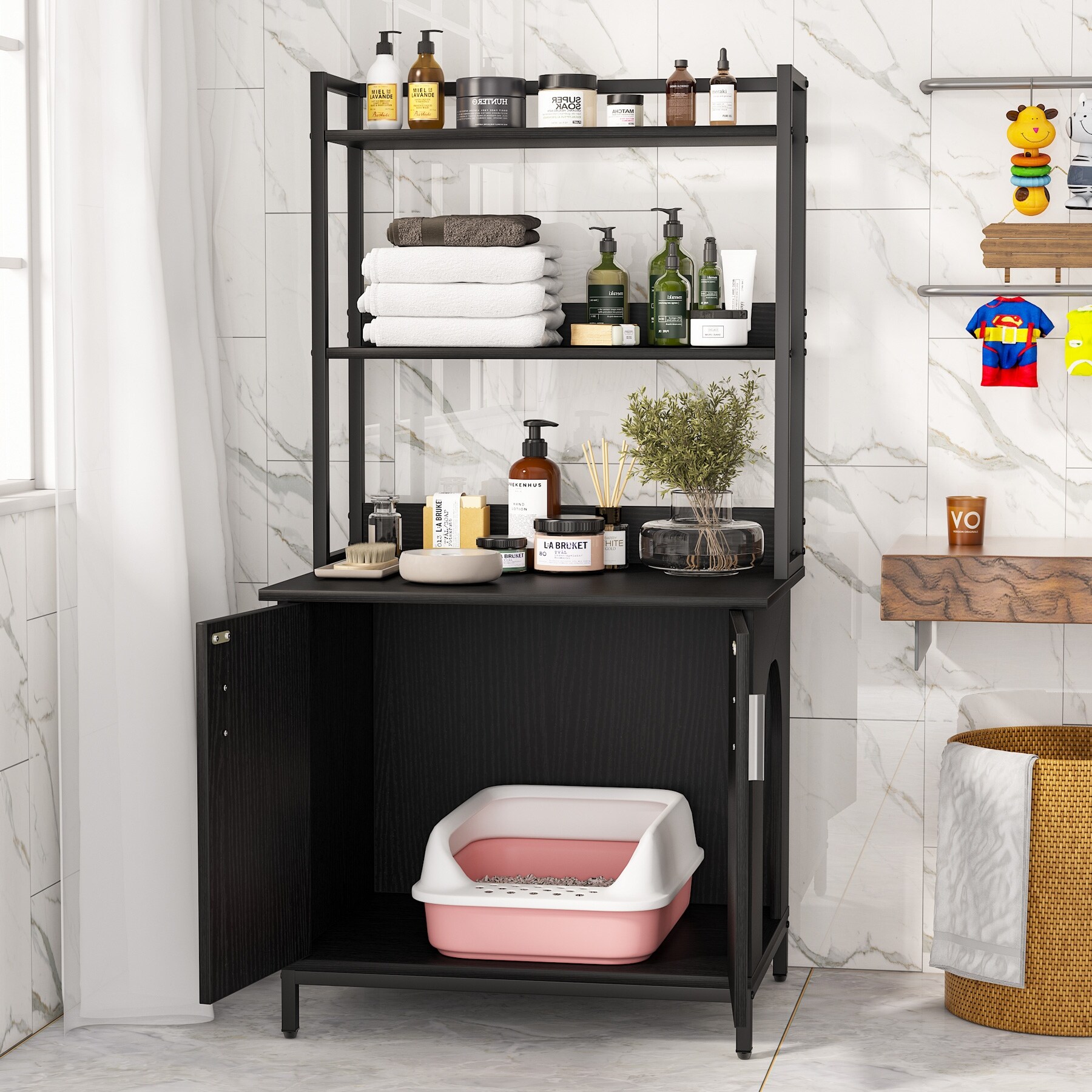 Kitchen and shop bathroom cat litter
