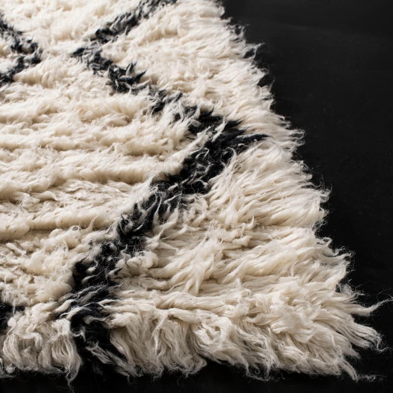 SAFAVIEH Hand-knotted Kenya Hilary Moroccan Tribal Wool Rug