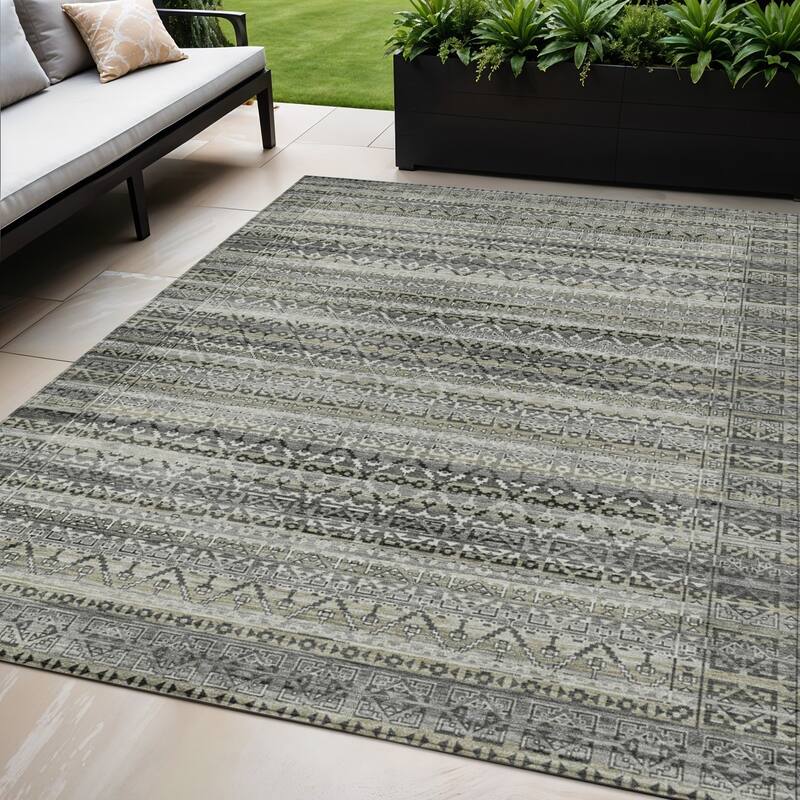 HomeRoots Striped Transitional Rectangle Outdoor Rug - 5' X 8'