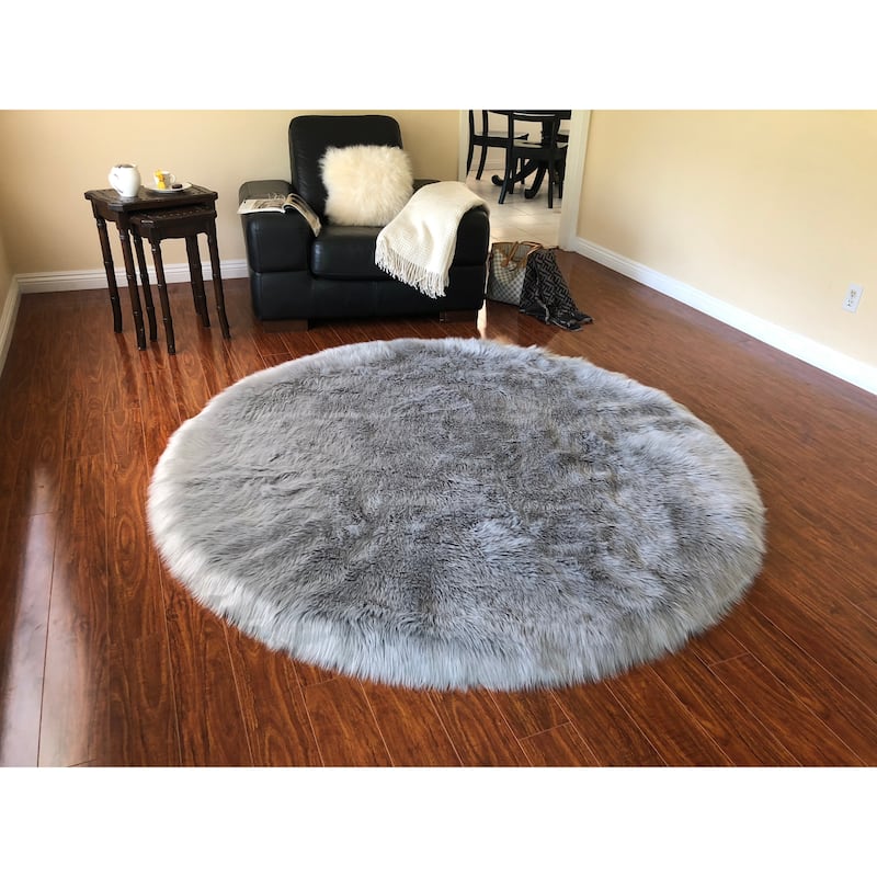 Silver Orchid Nansen Luxurious Faux Sheepskin Round Shag Area Rug