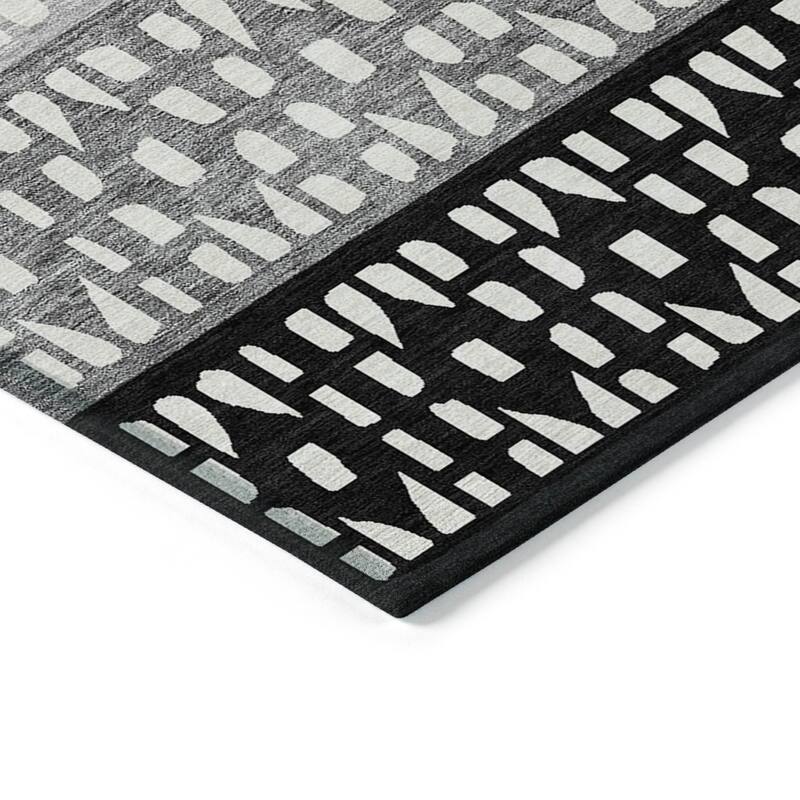 Machine Washable Indoor/ Outdoor Stripe Geo Chantille Rug