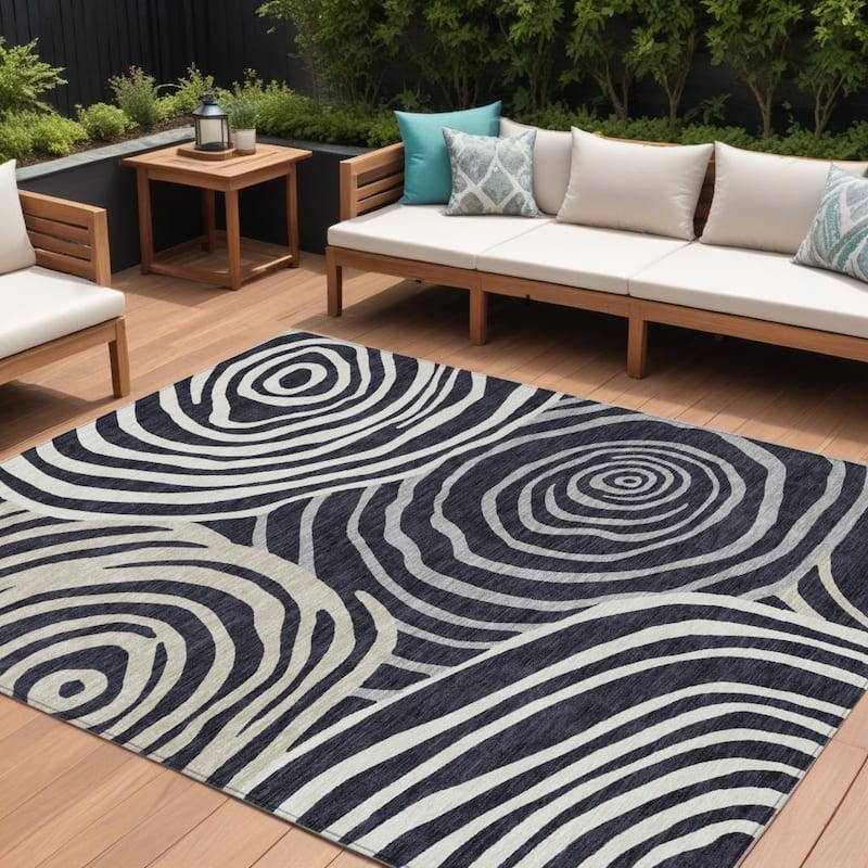 HomeRoots Abstract Transitional Rectangle Outdoor Rug - 8' X 10'