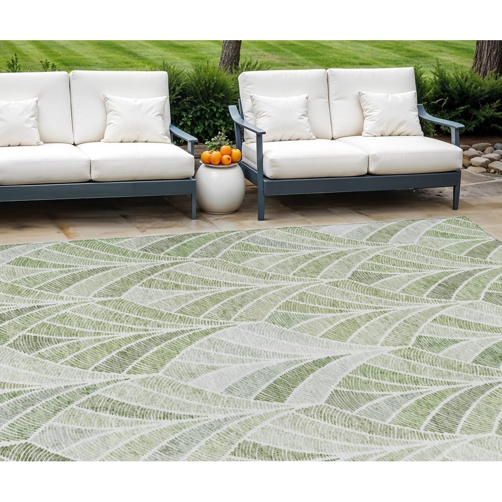 HomeRoots Geometric Transitional Rectangle Outdoor Rug