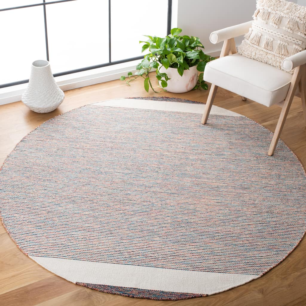 SAFAVIEH Handmade Montauk Viktorien Boho Cotton Fringe Rug