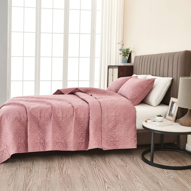 Premium Intricate Pinsonic Microfiber Quilt Set With Shams