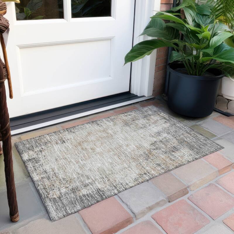 Machine Washable Indoor/ Outdoor Chantille Rug - Taupe - 1'8" x 2'6"
