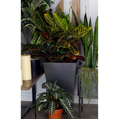 Black, Gray or Silver Metal Contemporary Planter with Tapered Base and Polished Exterior (Set of 3)