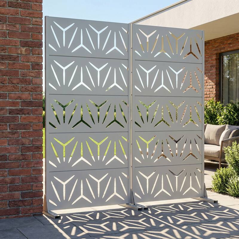 Dovelina Outdoor Freestanding Metal Privacy Screen Decorative Garden Fence (Set of 2)