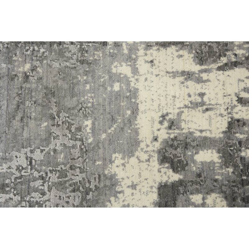 Alora Decor Radiant Abstract Distressed Wool Blend Rug