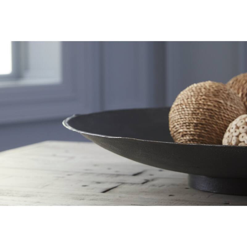 Moises Bowl - 20"W x 20"D x 3"H