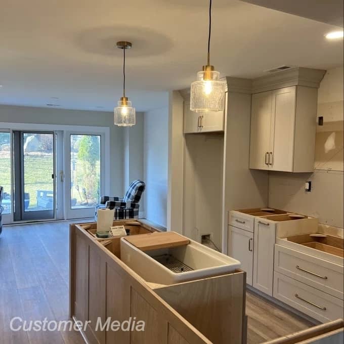 Yarge Modern Farmhouse Drum Wire Kitchen Bathroom Pendant with Art Glass Shade