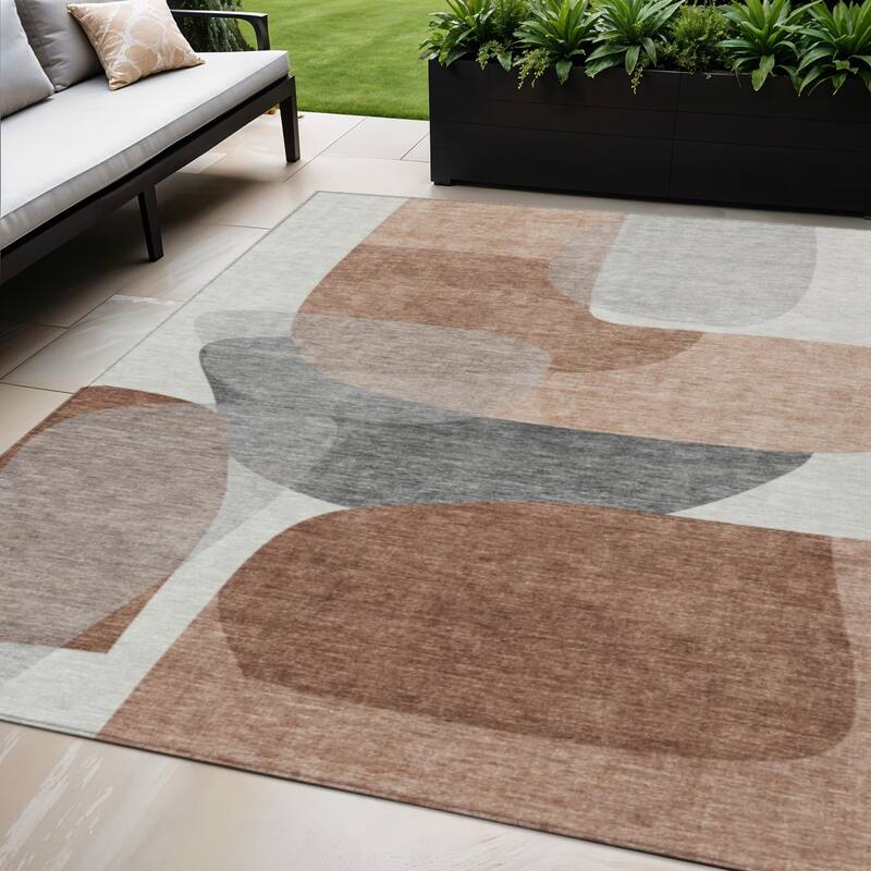 HomeRoots Abstract Transitional Rectangle Outdoor Rug - 5' X 8'
