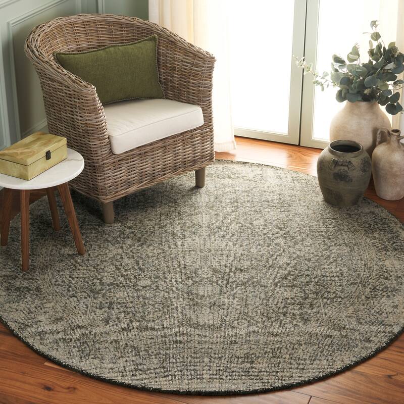 SAFAVIEH Hand-Loomed Maharaja Ludwika Traditional Viscose Rug - 6' Round - Green