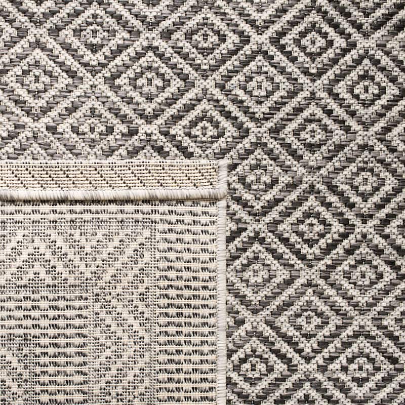 SAFAVIEH Courtyard Shari Indoor/ Outdoor Waterproof Patio Backyard Rug