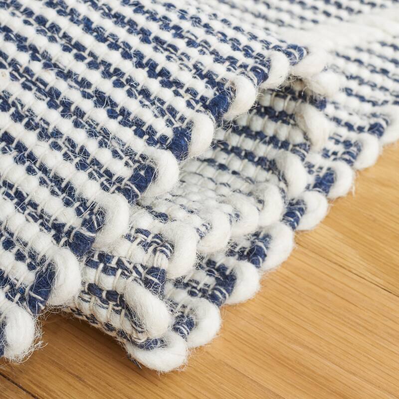 SAFAVIEH Handmade Natura Rachida Boho Wool Rug