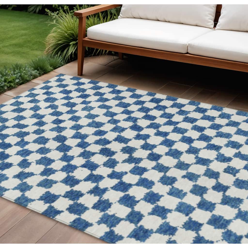 HomeRoots Geometric Transitional Rectangle Outdoor Rug