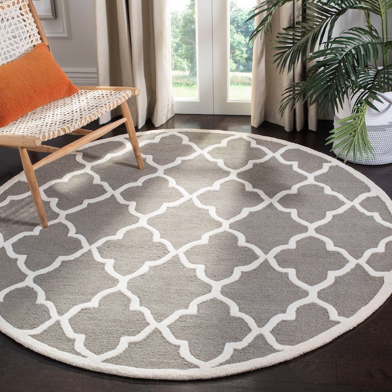 SAFAVIEH Handmade Cambridge Tinca Modern Moroccan Wool Rug - 6' Round - Dark Grey/Ivory