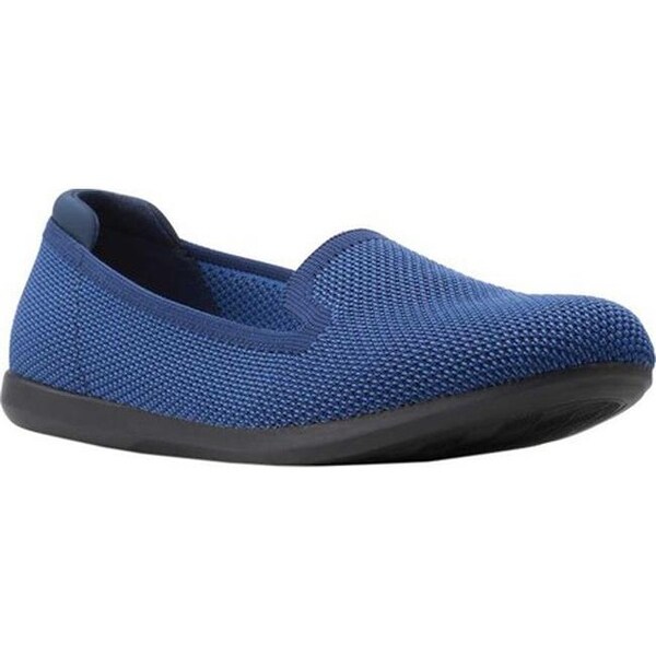 navy blue clarks