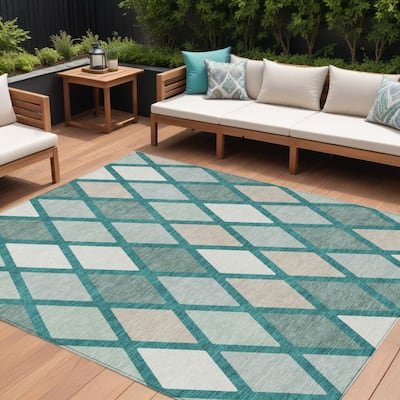HomeRoots Geometric Transitional Rectangle Outdoor Rug