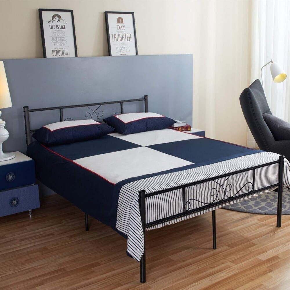 Twin Bed with Headboard and frame. 4'6" Bed. Dbl bed