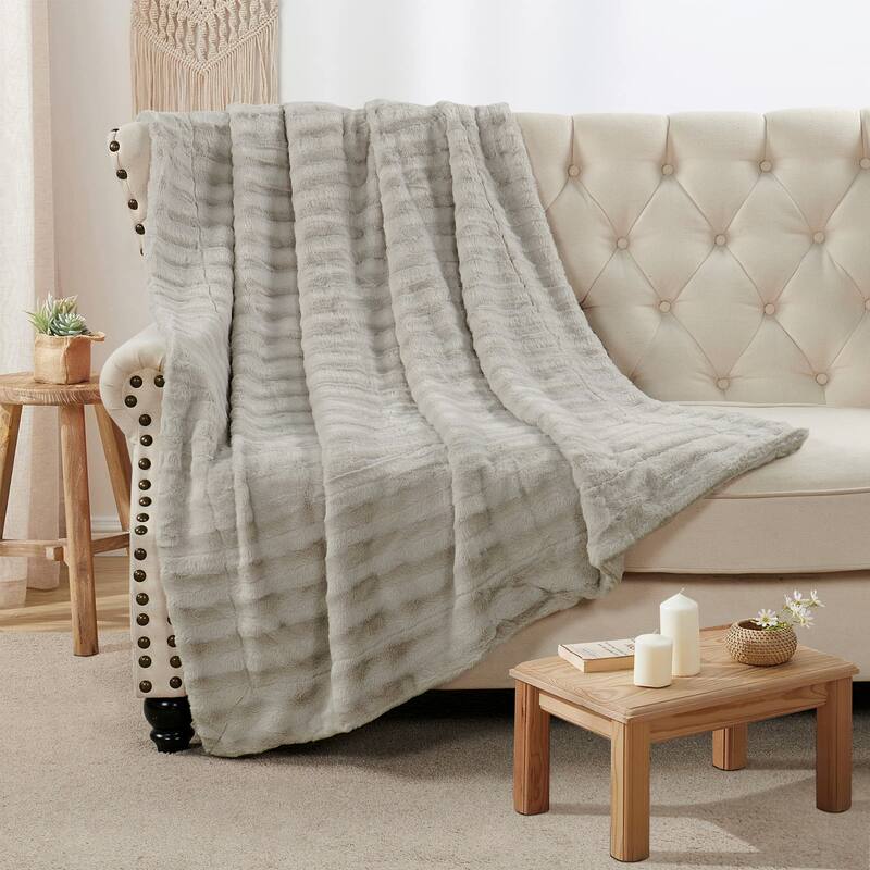 Derby Double Sided Fauxfur Throw - Light Grey