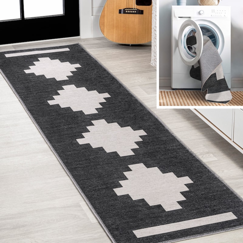 JONATHAN Y Luola Solid Low-Pile Machine Washable Area Rug