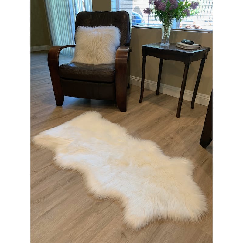 Highland Select Natural Long Wool Sheepskin 1-1/2 Pelt Shag Rug - 2' x 4'