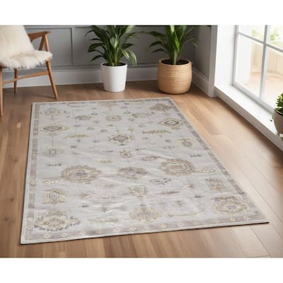 Vabo Floral Traditional Stain Resistant Durable Area Rug By HomeRoots