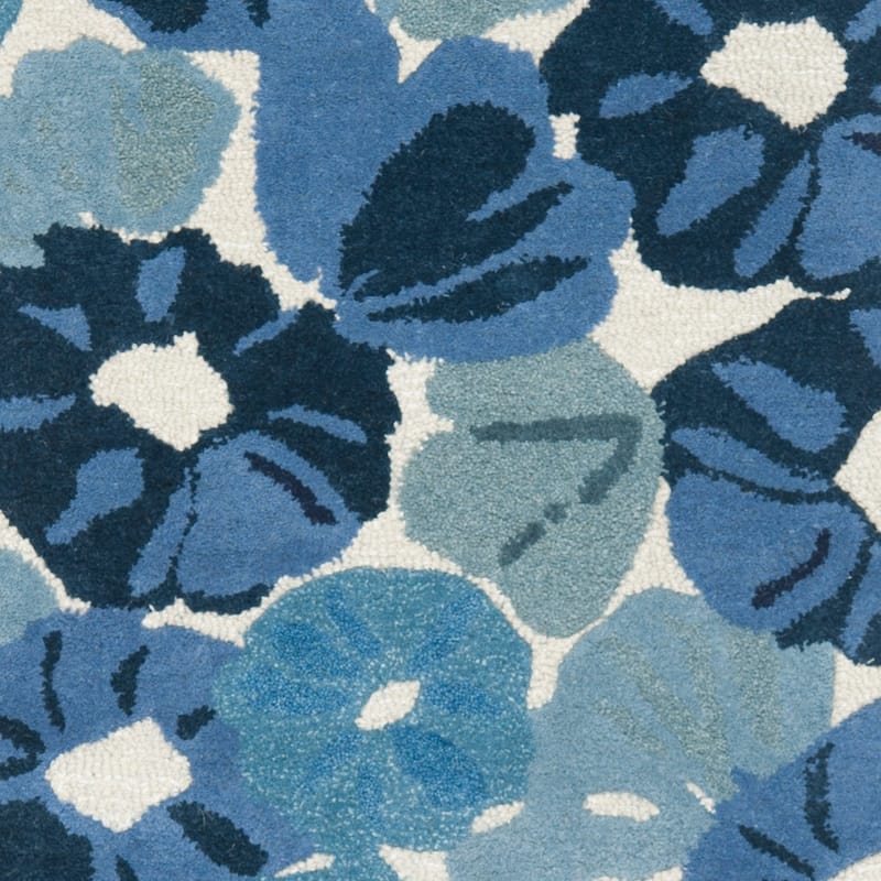 Martha Stewart by SAFAVIEH Poppy Field Wool/ Viscose Rug