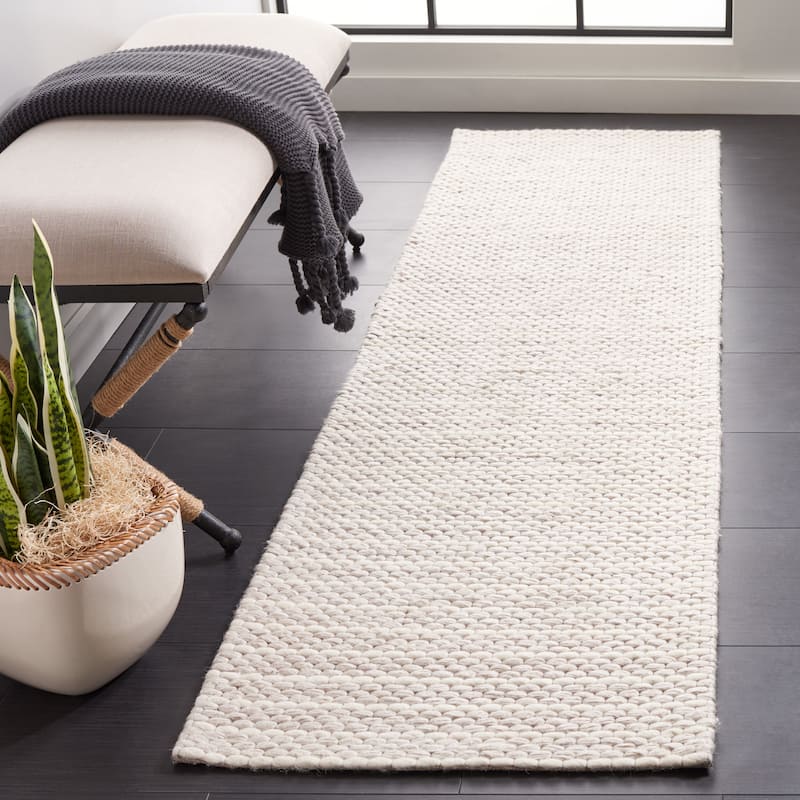 SAFAVIEH Handmade Marbella Sabire Modern Wool Rug - 2'3" x 8' Runner - Beige/Ivory