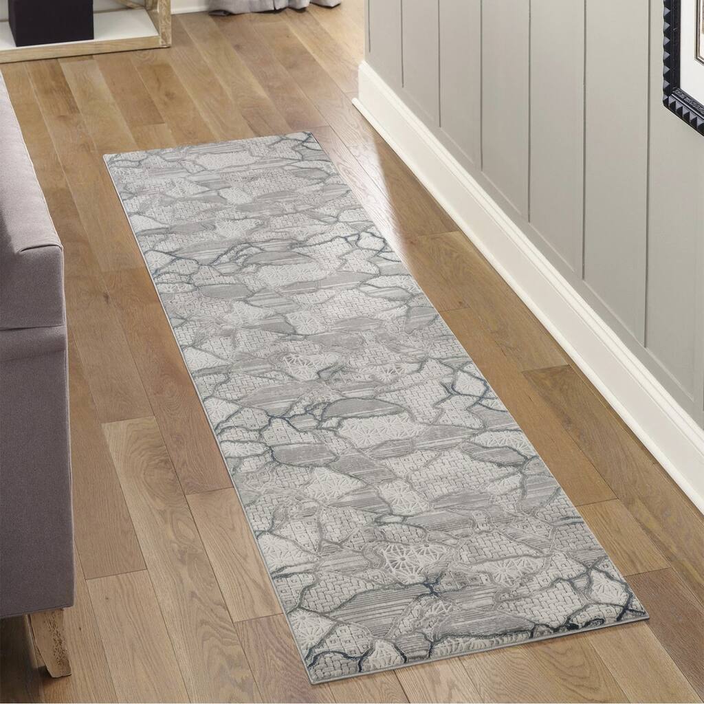 Gray 2 ft. 7 in. x 9 ft. 10 in. Luxury Area Rug, 0.43 Pile Height – Sophisticated Warmth for Any Room - 6' x 7'