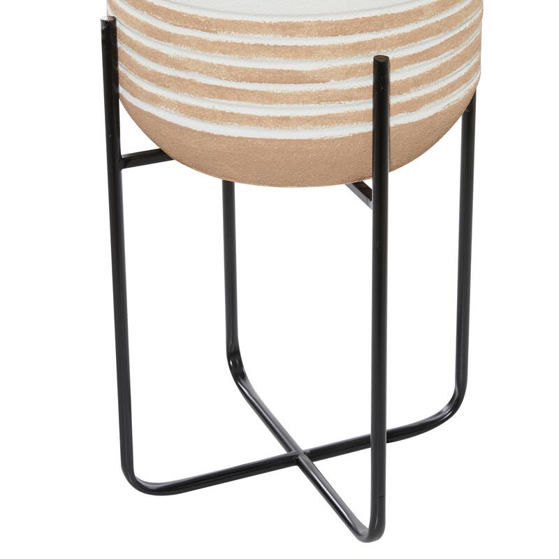 White Metal Indoor Outdoor Planter with Removable Stand (Set of 3) - 14 x 14 x 28Round