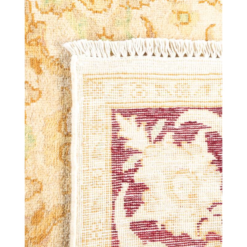 Overton Hand Knotted Wool Contemporary Floral Ivory Area Rug - 4' x 6'