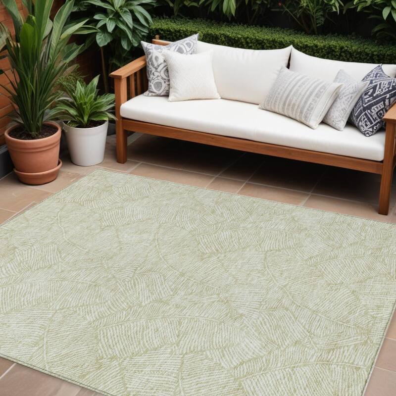 HomeRoots Floral Transitional Rectangle Outdoor Rug - 10' X 14'