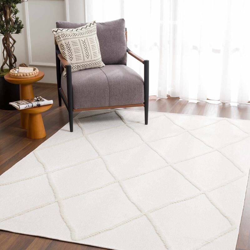 Hauteloom Amani Living Room, Bedroom Machine Washable Area Rug - White, Off White - 2' x 2'10" - 5' x 7'2" - White, Off White / Amani