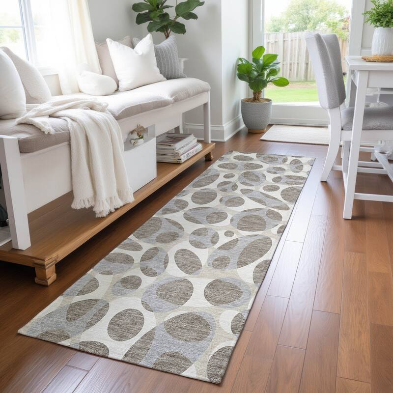Machine Washable Indoor/ Outdoor Contemporary Saline Chantille Rug