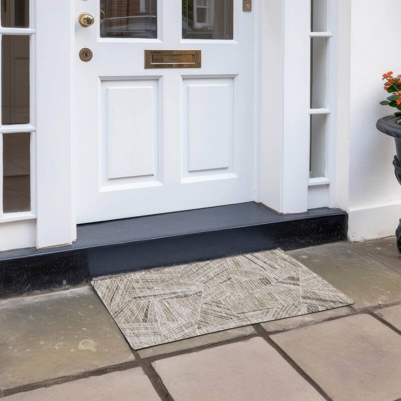 Machine Washable Indoor/ Outdoor Chantille Modern Mosaic Rug - Beige - 1'8" x 2'6"