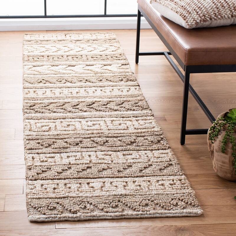 SAFAVIEH Handmade Natural Fiber Akeelah Jute Rug - 2'3" x 8' Runner - Green/Ivory