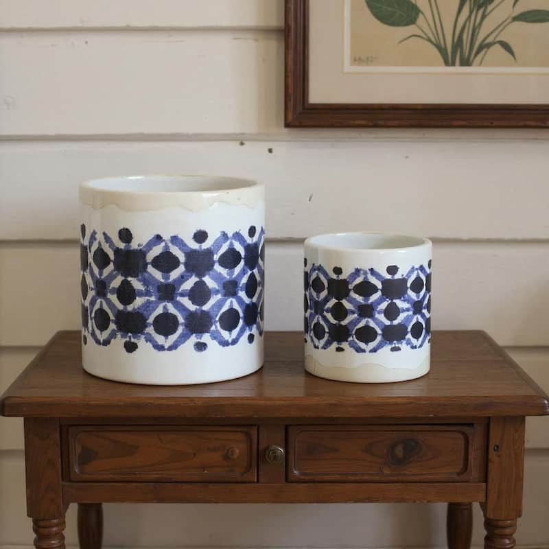 HomeRoots Set of Two White And Blue Ceramic 5 Ounce Geometric Round Pot Planters - 5.50 in. x 6.00 in. x 5.50 in. - White/Blue - 5.50 in. x 6.00 in.  x 5.50 in.