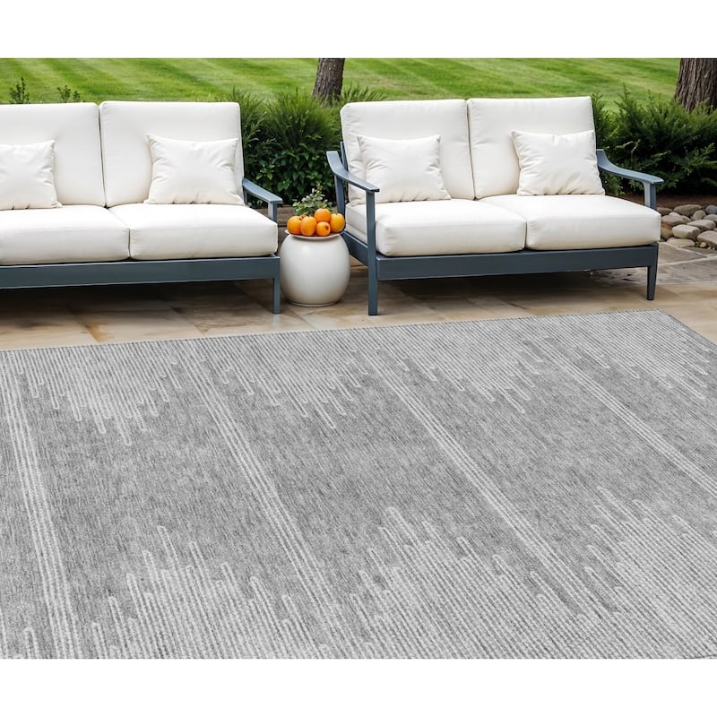HomeRoots Abstract Transitional Rectangle Outdoor Rug - 9' X 12'