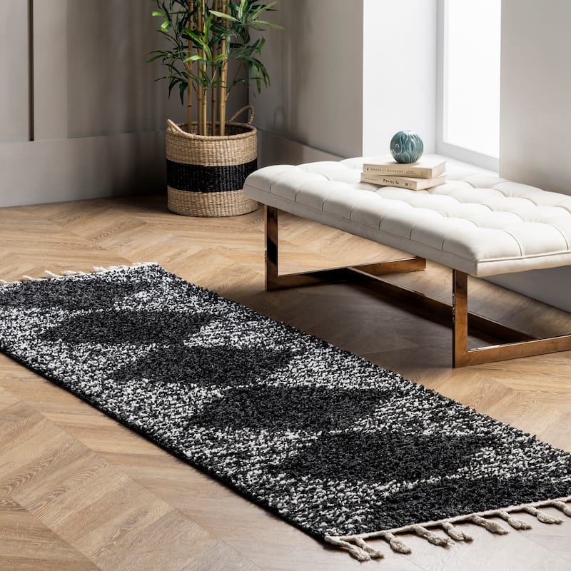 Nuloom Denton Diamond Shag Tassel Area Rug - 2'8" x 8' Runner - Black