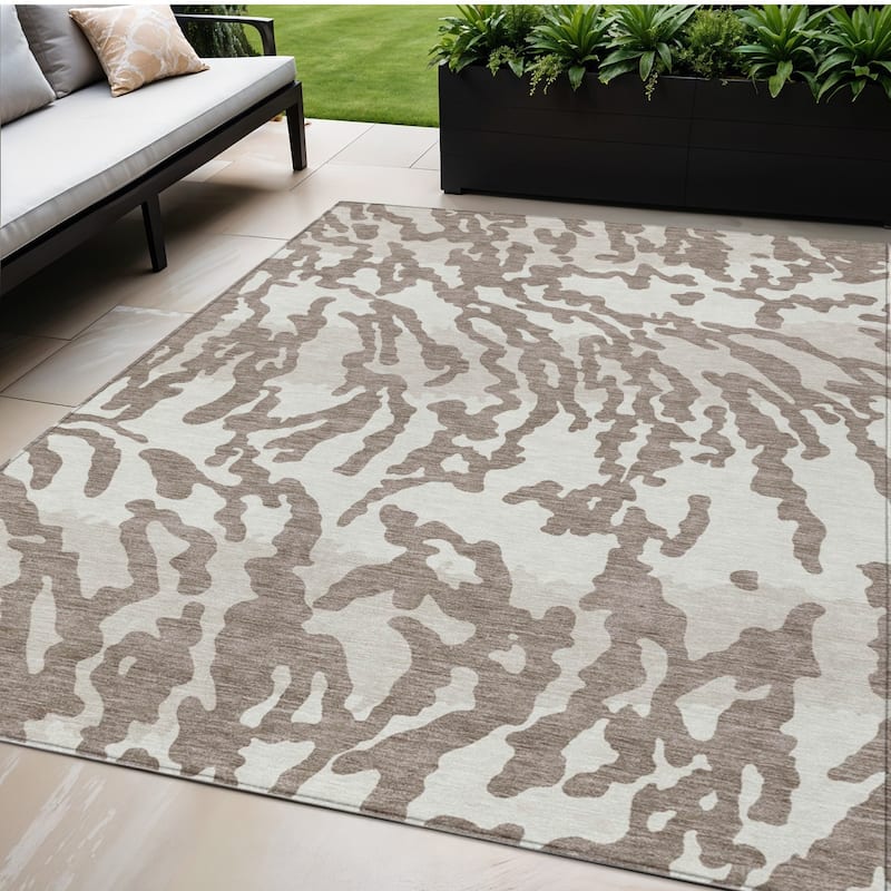 HomeRoots Animal Print Transitional Rectangle Outdoor Rug - 5' X 8'